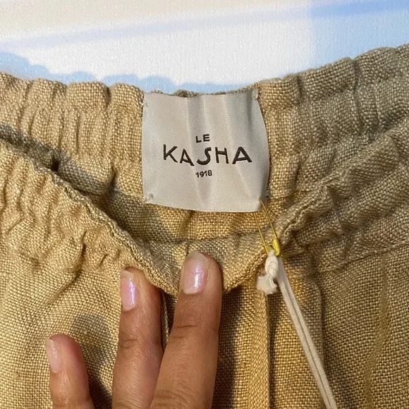Women’s 100% Linen Shorts in Warm Tan - Picture 2 of 4